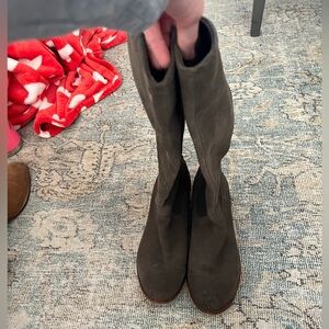 Splendid boots
Size 9